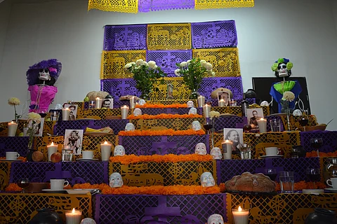 El altar de muertos está compuesto de elementos básicos con un significado propio (Foto cortesía)