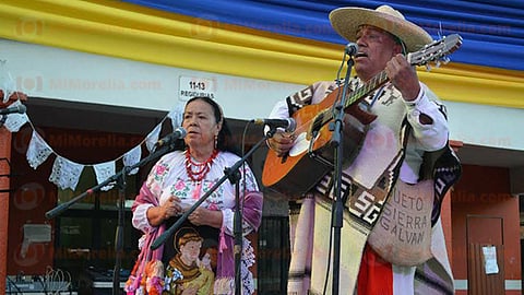 Musica, libros y más se vivió en Charapan (Foto: RED113)