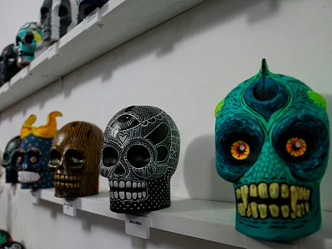 Galería: Inauguran exposición “Calaveritas” en Tinta Bazar