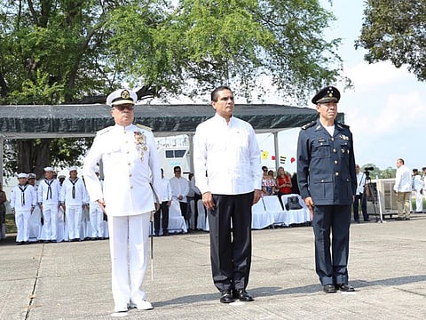 Encabeza gobernador Día de la Armada de México en el Puerto de Lázaro Cárdenas