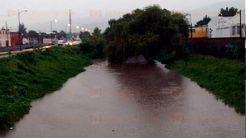 Hay zonas de la ciudad donde la invasión urbana ha desaparecido los drenes (Foto: Archivo)