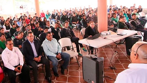 Previenen adicciones en Telebachillerato