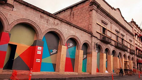 El funcionario estatal confirmó que no existe fecha para que la obra del Teatro Matamoros quede finalmente terminada a pesar de que el recinto tiene poco más de diez años de su construcción
(Foto: Archivo)