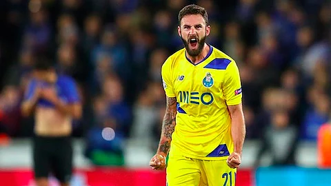 Miguel Layún, cerca de regresar a México