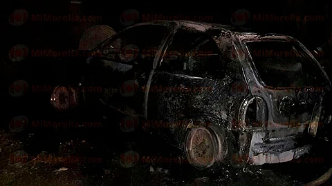 Los Bomberos de Apatzingán controlaron la situación (Foto: RED 113)