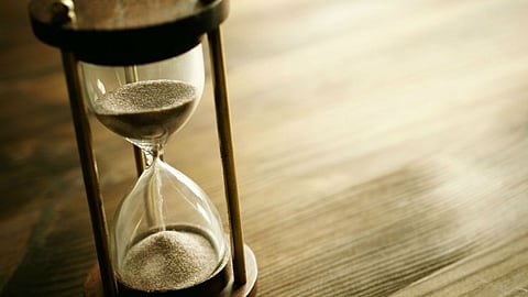 Si pudiéramos colocar diversos relojes sincronizados en cada rincón del Universo, notaríamos que con el transcurso del tiempo cada uno correría de forma distinta (Foto: www.entrepreneur.com)