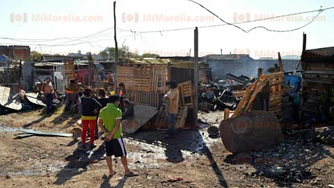 En las viviendas se quemaron diversos objetos de valor, así como documentación personal (Foto: RED 113)