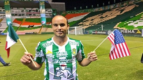 "Yo no creo en los muros" expresó el jugador ante casi 4 mil aficionados (Foto: @gapre_)