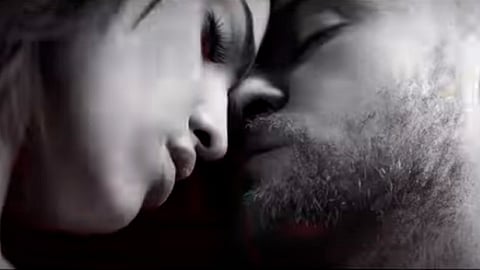 En el video Eiza y Justin protagonizan candentes escenas (Foto: Captura)