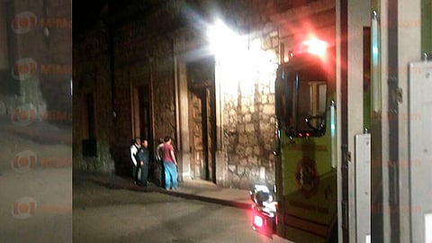 Las autoridades municipales comentaron que se levantará un acta al dueño de la casa, quien al parecer no notificó sobre las labores de reconstrucción dentro del mismo (Foto: Heber Morales)