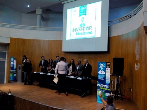Conmemoran Día del Inventor con entrega de patente a michoacano