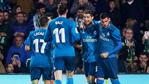 Real Madrid golea al Real Betis de Andrés Guardado