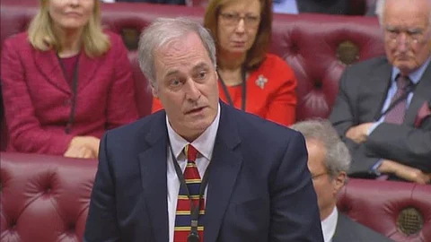 La dimisión del parlamentario fue rechazada por la primera ministra británicaTheresa May, quien la consideró innecesaria (Foto: Twitter)