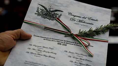 Raymundo Arreola invitó a respetar nuestra constitución en el día a día (Foto: ACG)