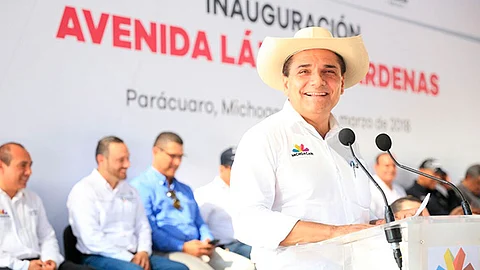 Entrega Silvano Aureoles vialidad en Antúnez con inversión histórica