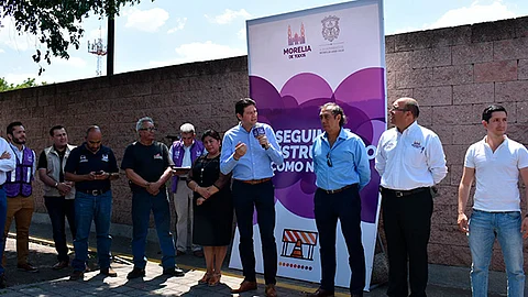 Inaugura Alfonso reencarpetamiento en calle Gaspar de Villa Diego