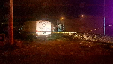 El occiso no ha sido identificado y al parecer tenía un impacto de bala, según fuentes policiales (Foto: RED 113)