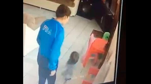 Padres de los menores la denunciaron (Foto: captura de video)