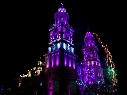 Supera expectativas nueva iluminación de Catedral en Morelia