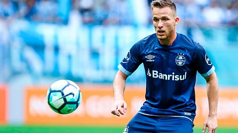 El traspaso del mediocentro brasileño alcanzó los 30 millones de euros más variables (Foto: @Mundialistas)