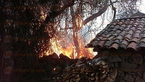 Bomberos atienden incendios en colonias de Morelia