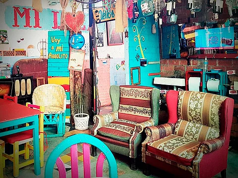Con pirotecnia, madrina de lujo y sorpresas, la cocina de la abuela cumple 4 años
