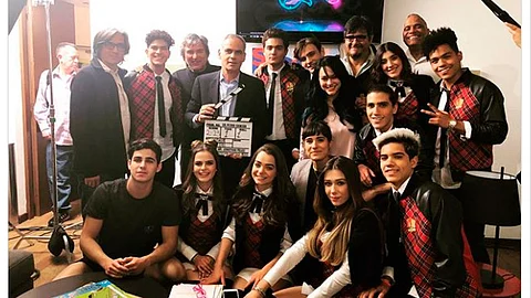 Los nuevos uniformes de los alumnos del Elite Way School tienen un toque juvenil (Foto: Instagram)