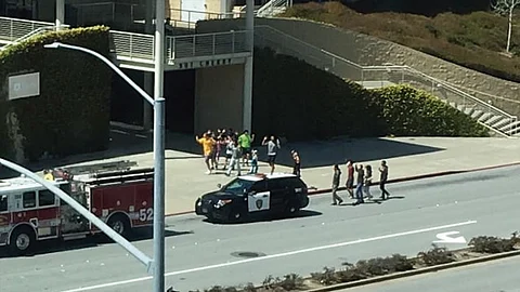 La policía atendió el reporte de una balacera en la sede de YouTube en San Bruno, California (Foto: @xataka)