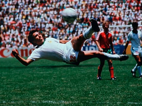 El gol de Manuel Negrete gana como el mejor de la historia en Mundiales