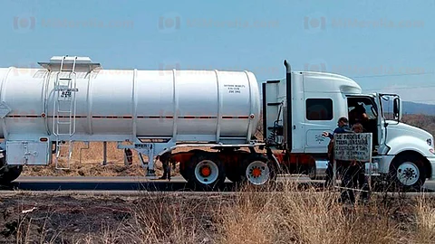 Abandonan pipa con 29 mil litros de gasolina robada en Buenavista