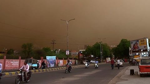 Hay al menos 250 lesionados (Foto: @drcpjoshi)