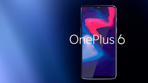 Tanto el celular como los audífonos son resistentes al agua (Foto: captura de video)