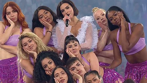 Dua lipa en show de apertura de Champions (Foto: Video Captura/Twitter @builtzara)