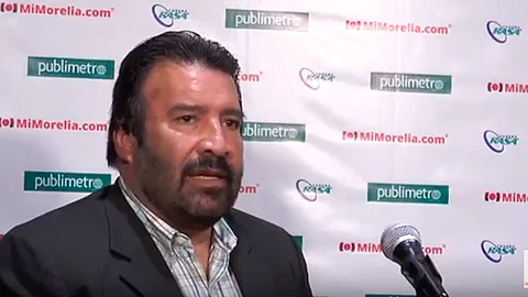 César Santoyo agregó que su proyecto impulsará una fuerte vinculación del sector educativo con el productivo, con atención especial al turismo, la cultura, el sector agropecuario y las ingenierías (Foto: MiMorelia.com)