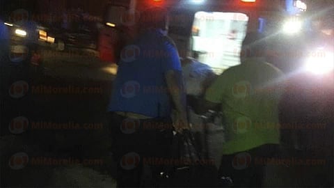 Los agresores se dieron a la fuga con rumbo desconocido, en tanto que las víctimas quedaron en el suelo; la joven murió y el muchacho fue hospitalizado (Foto: RED 113)