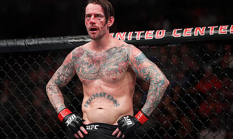 En duda, futuro de CM Punk en la UFC tras brutal derrota