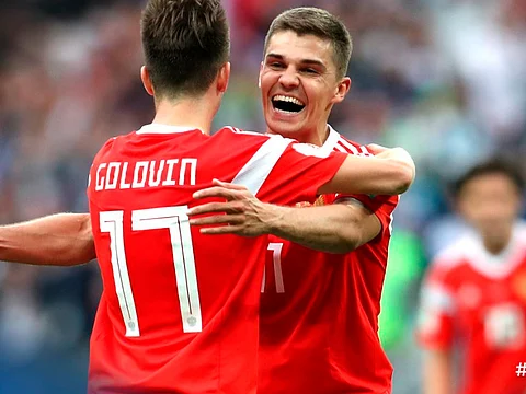 Mundial arranca con todo, Rusia golea en su partido inaugural