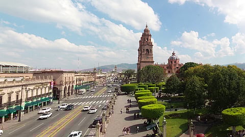 Se llevará a cabo la reconstrucción de banquetas, la pavimentación con concreto hidráulico y terminaciones de pórfido (Foto: Archivo)