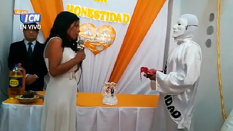 (Foto Facebook: Perú. No más corrupción, no más injusticias.)