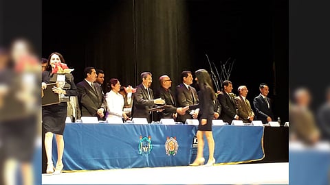 Apadrina rector nicolaita a 42 egresados de Ingeniería Química