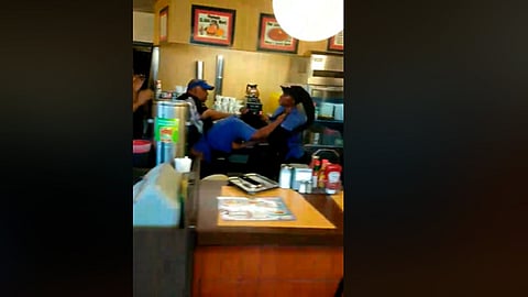 Ocurrió en una sucursal de The Waffle House (Foto: Captura de video)