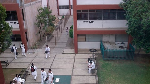 Piden diálogo con el rector (Foto: FB/Facultad de Ciencias Médicas y Biológicas "Dr. Ignacio Chávez" Umsnh)