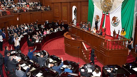 (Foto Facebook: Congreso del Estado de Michoacán)