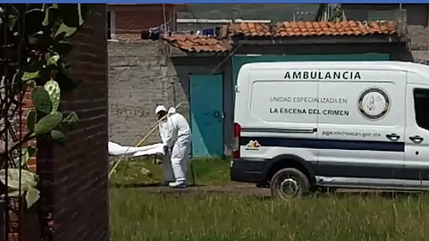 Encuentran a hombre muerto en lote baldío de Morelia