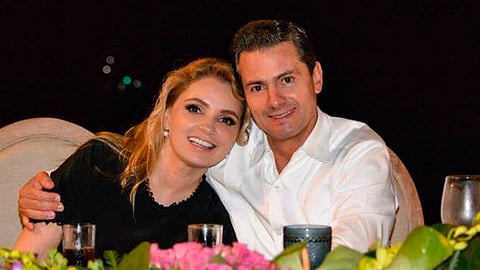 García Soto ya había destapado el trámite de divorcio desde el pasado 4 de octubre en su columna (Foto: FB/Angélica Rivera)