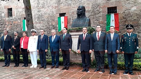 Se le llevó una ofrenda floral (Foto: Andrea Hernández)