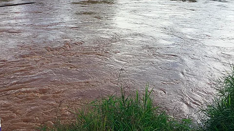 El agua que salga de la presa llegará a la mancha urbana en tres horas, tiempo en que se espera continúen bajando más los niveles de los ríos de la capital (Foto: Cortesía)