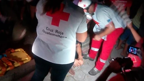 El fallecido se encuentran sin ser identificado por las autoridades (Foto: @EmisorasUnidas)