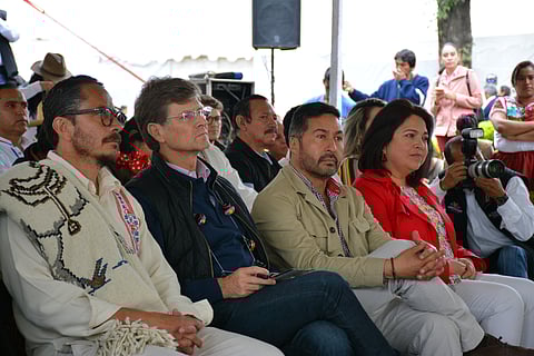 Enrique de la Madrid Cordero felicitó al presidente municipal, Víctor Báez Ceja, por estar al frente de uno de los Pueblos Mágicos del país con una “historia increíble” (Foto: Cortesía)