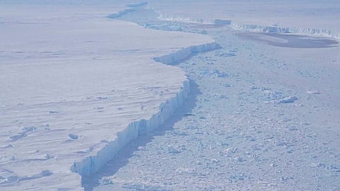 Una fisura comenzó en octubre de este año (Foto: NASA National-Aeronautics-and-Space-Administration)